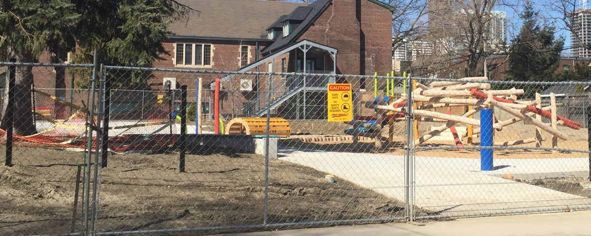 Temporary fence for playground construction